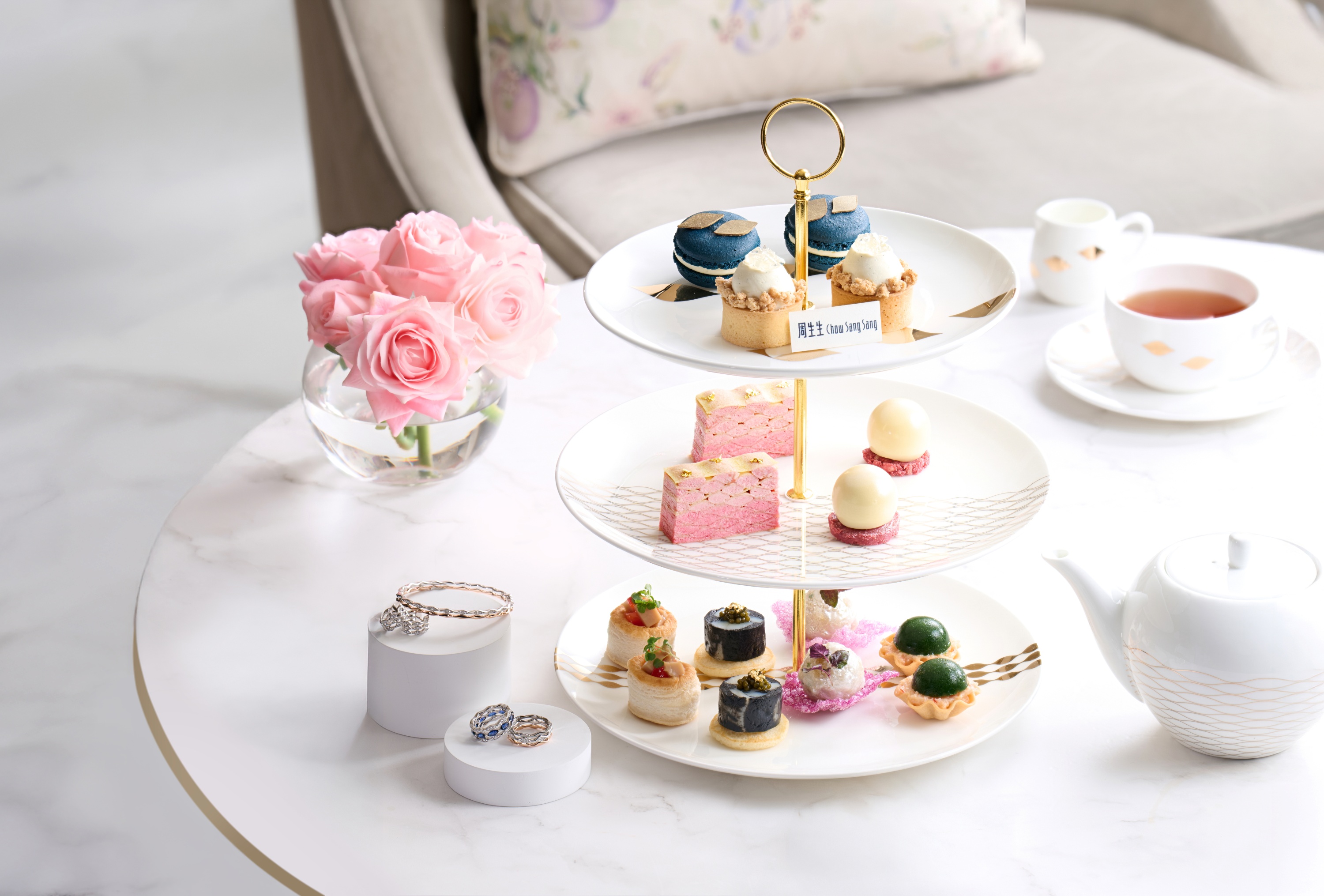 周生生 Wonders in Light 聖誕下午茶  (星期一至五， 公眾假期除外)